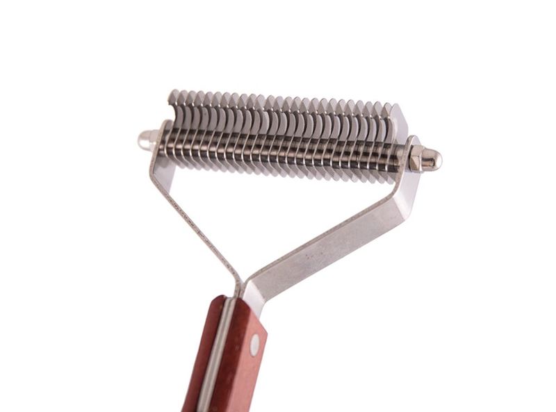 Wide Dematting Coat Rake - 26 Blades, Dezynadog